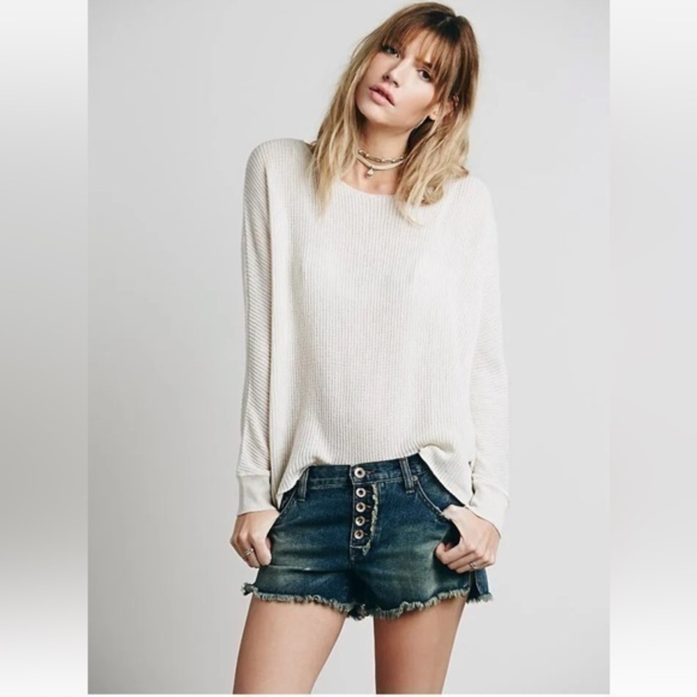 Free People Runaway Slouch Distressed Cut Off Cotton Jean Shorts 24